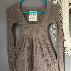 Hollister sweater/top